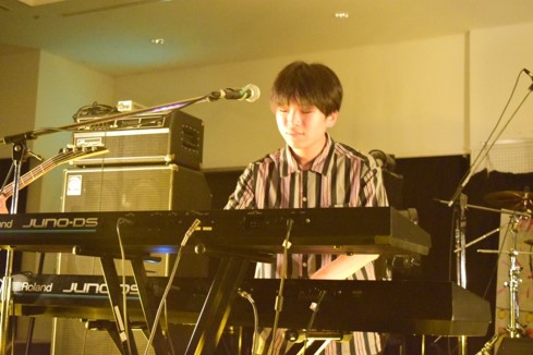 大学名：関西外国語大学
出身地：大阪府
ニックネーム：れんれん
趣味・特技：
ピアノ（J-POPしか弾けません！笑）
音楽を聞く事（髭男、YOASOBI、King Gnuなど…）
友人とドライブ
入社に向けて一言！：
日々の努力を忘れず、仲間がいる事に感謝をして進んでいきたいと思います！